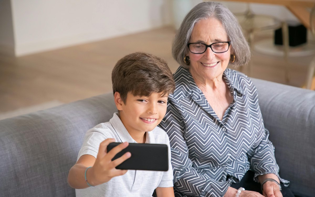 Saudade em datas comemorativas: como lidar longe da família